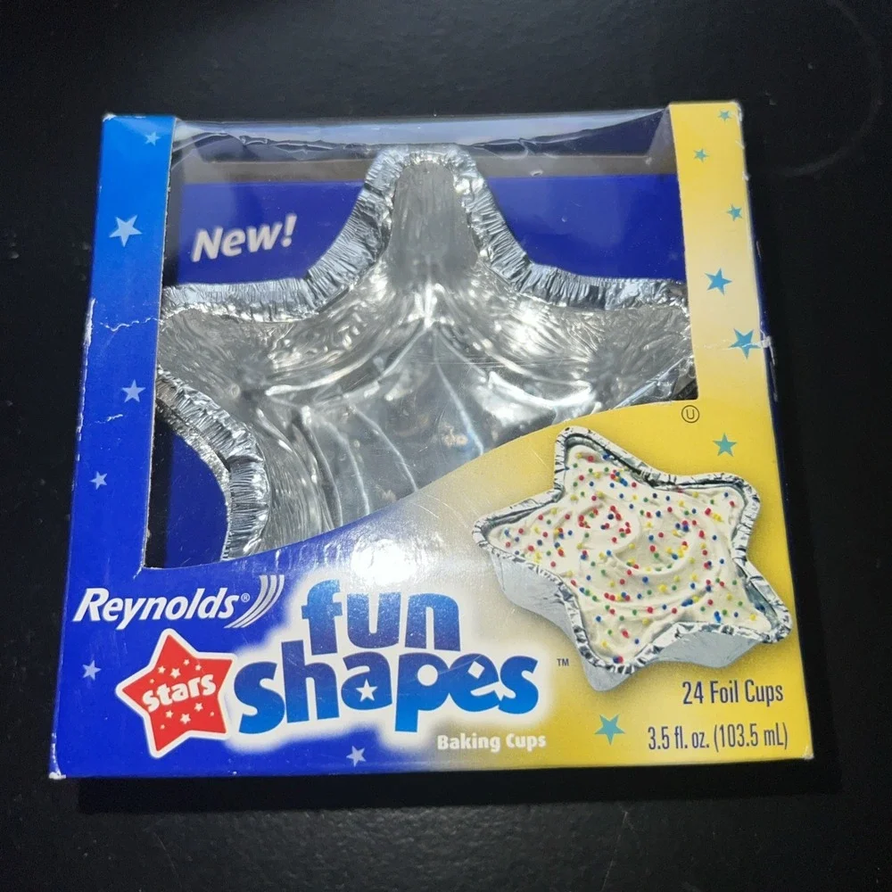 2-Reynolds Stars Fun Shapes 24 Each‎ Aluminum Foil Baking Cups 2006 Discontinued